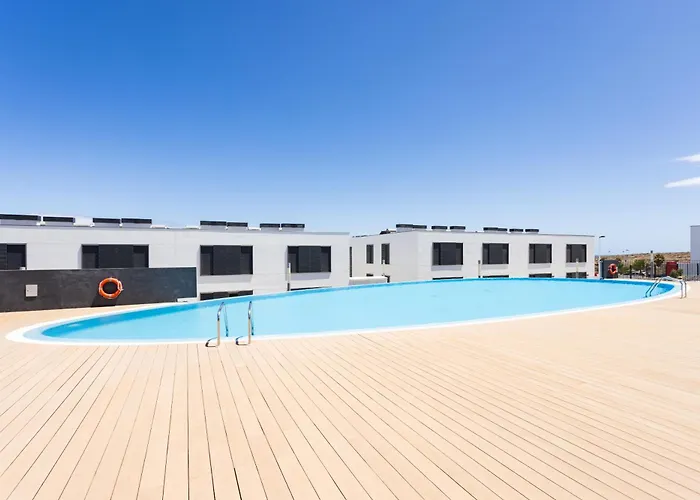 Home2Book Cozy & Modern Apt, Pool & Terrace