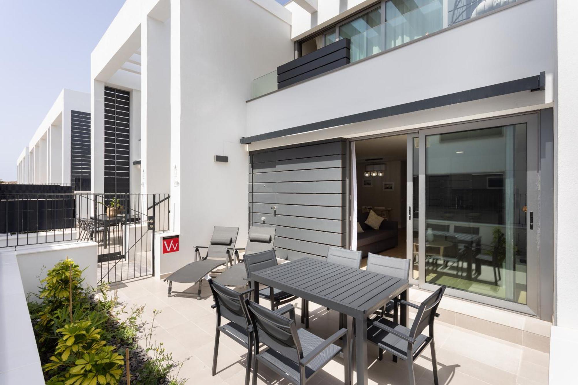 Home2book Cozy & Modern Apt, Pool & Terrace