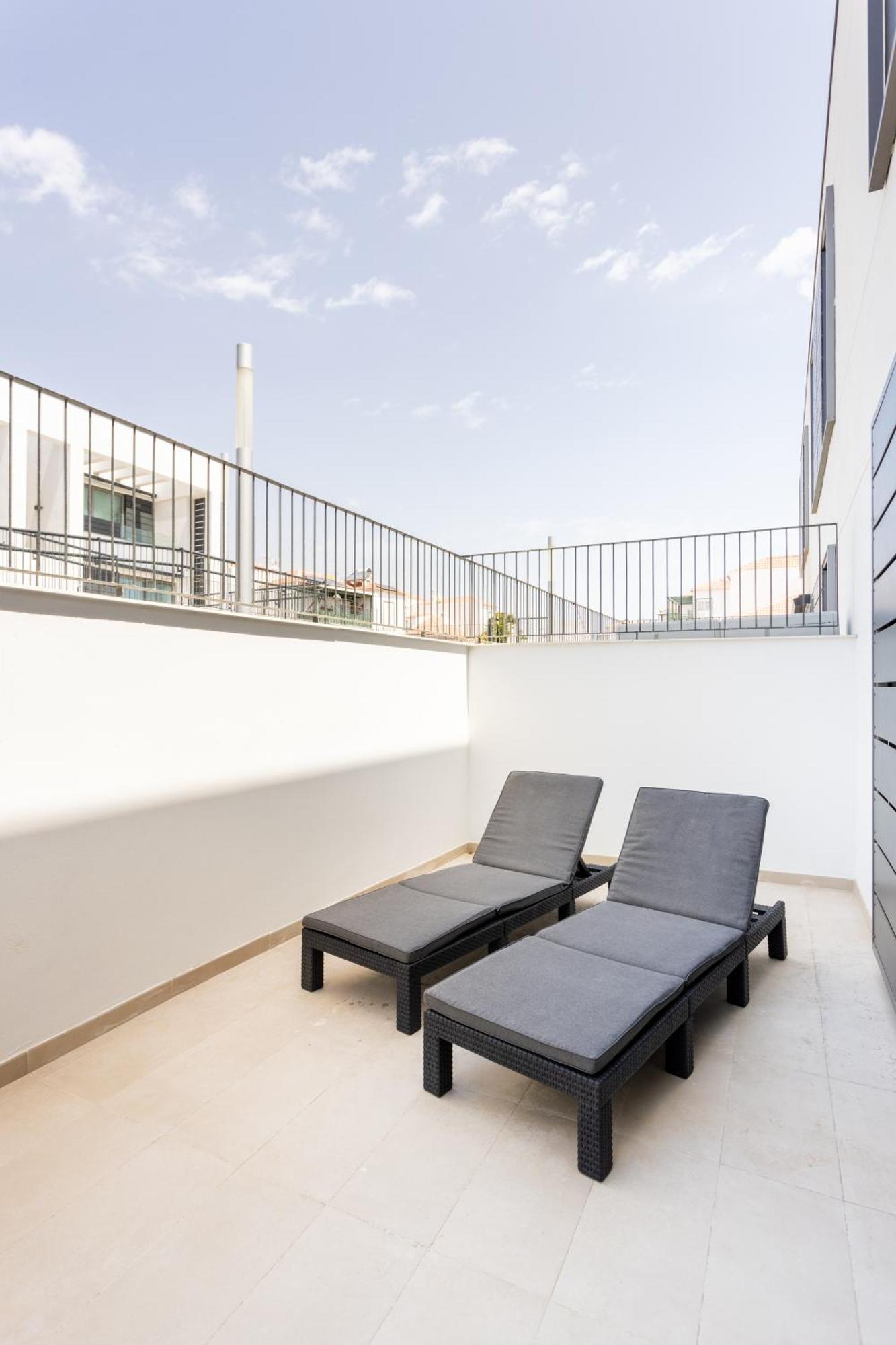 Home2book Cozy & Modern Apt, Pool & Terrace Apartment